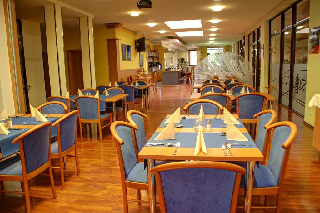 Hotel Brizky Jablonec nad Nysą Zewnętrze zdjęcie