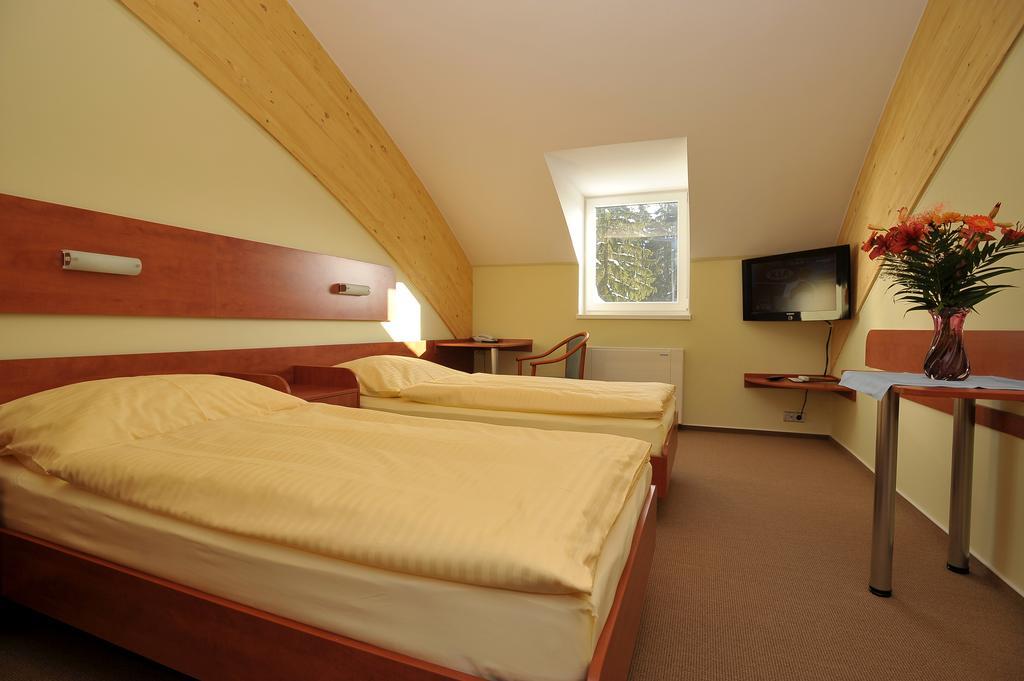 Hotel Brizky Jablonec nad Nysą Zewnętrze zdjęcie