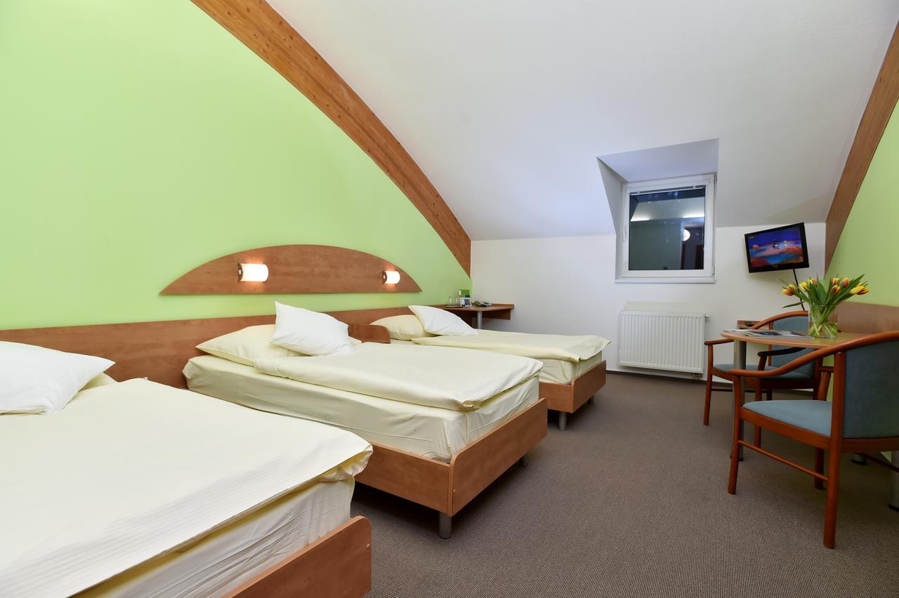 Hotel Brizky Jablonec nad Nysą Zewnętrze zdjęcie
