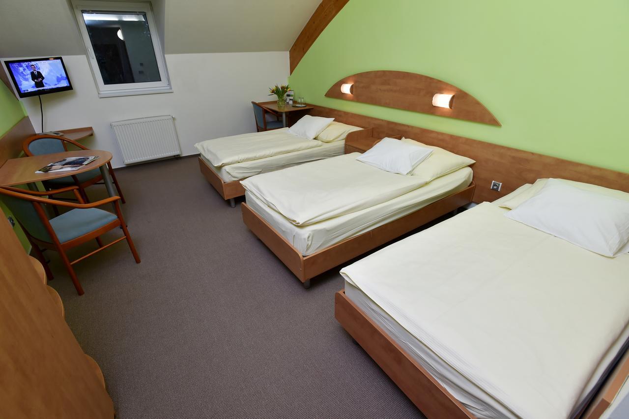 Hotel Brizky Jablonec nad Nysą Zewnętrze zdjęcie